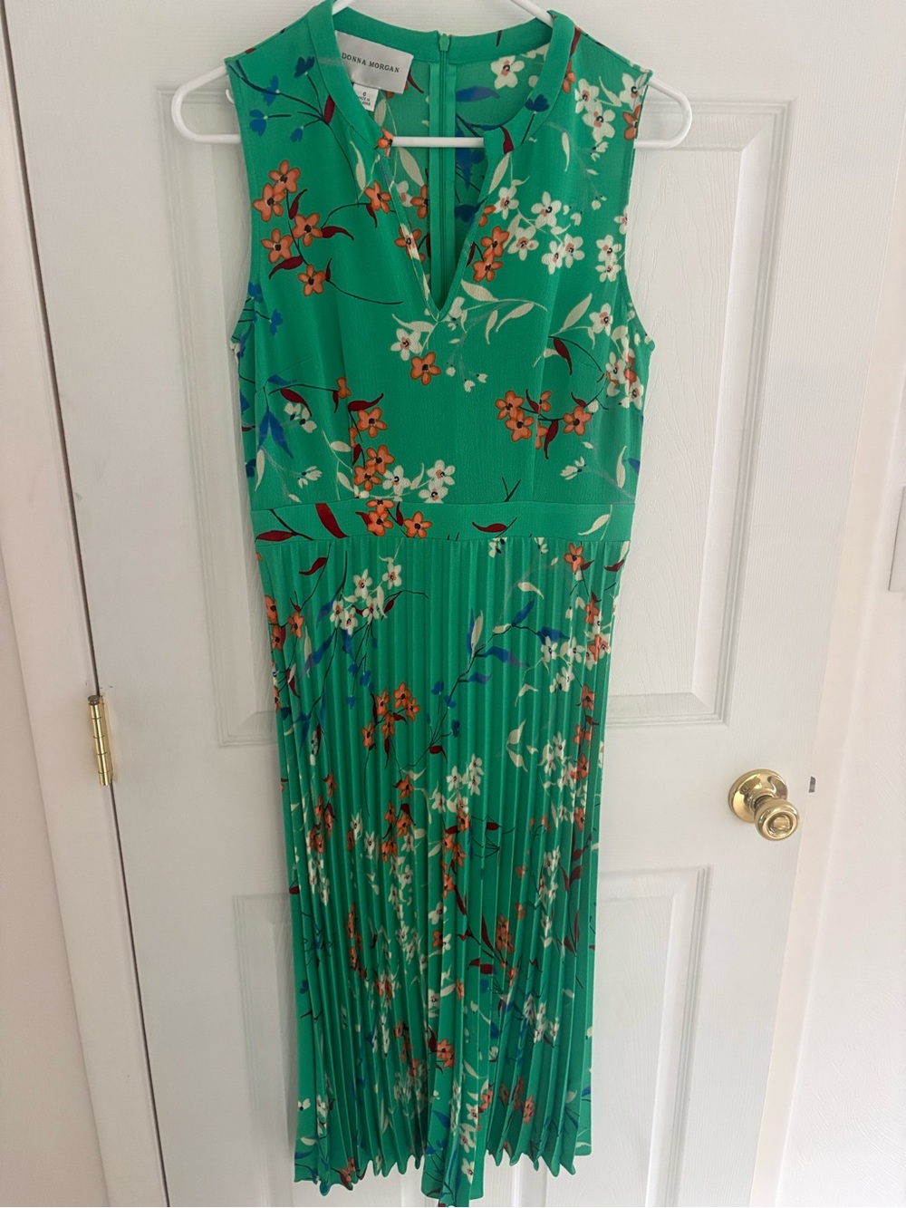 Donna Morgan Green Floral Pleated Midi Dress